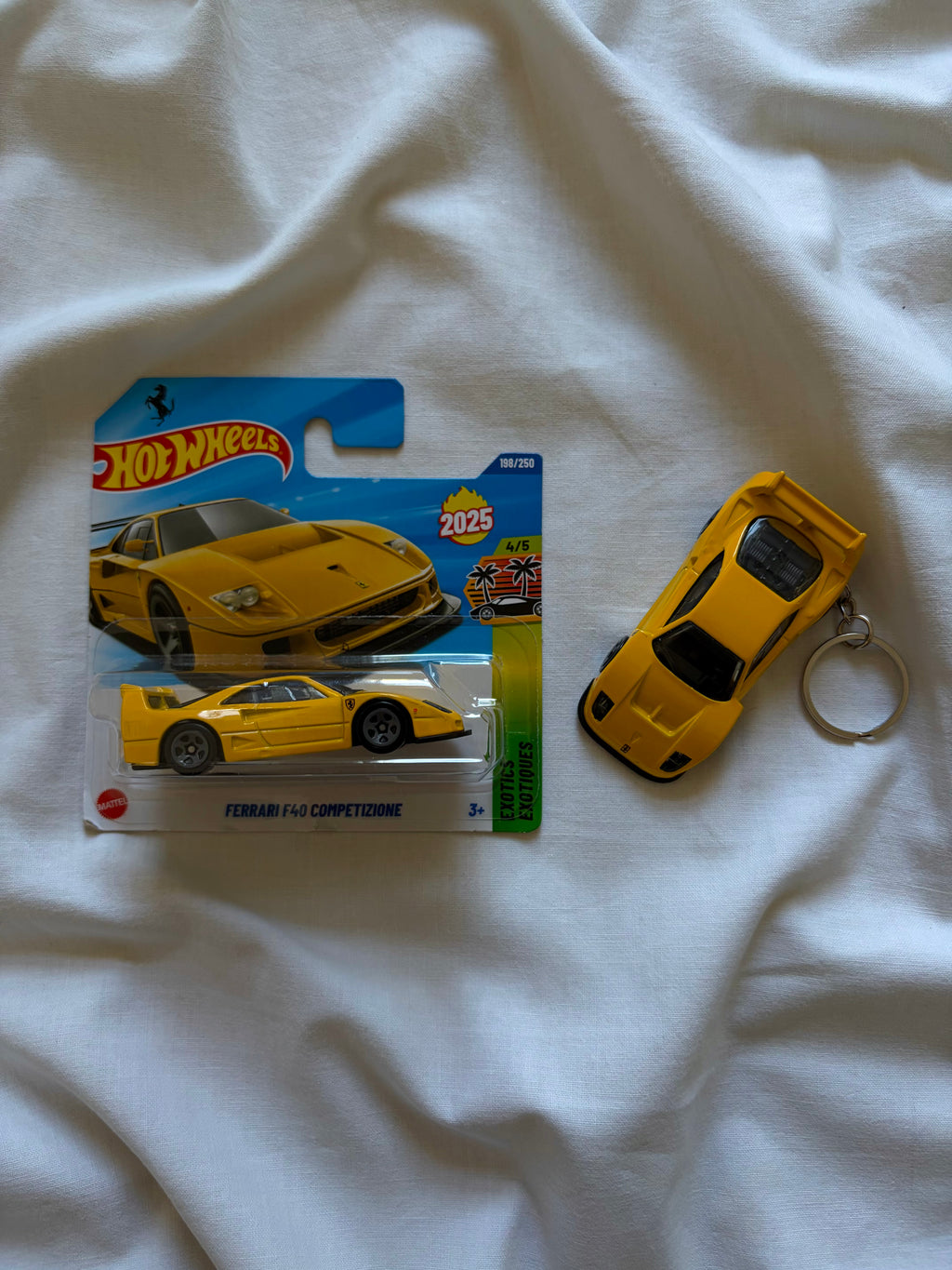 Hot Wheels Ferrari F40 Competizione keychain