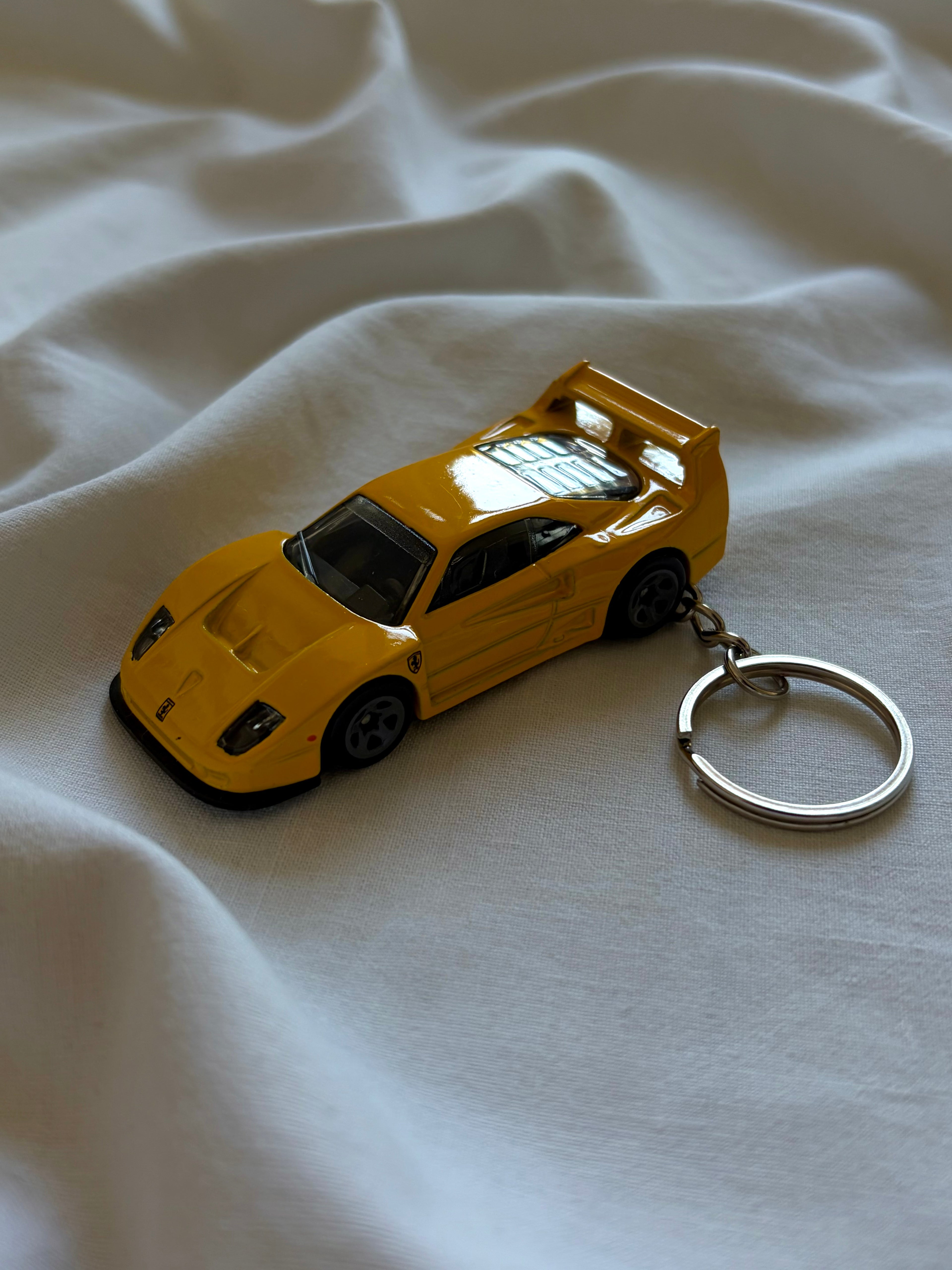 Hot Wheels Ferrari F40 Competizione keychain