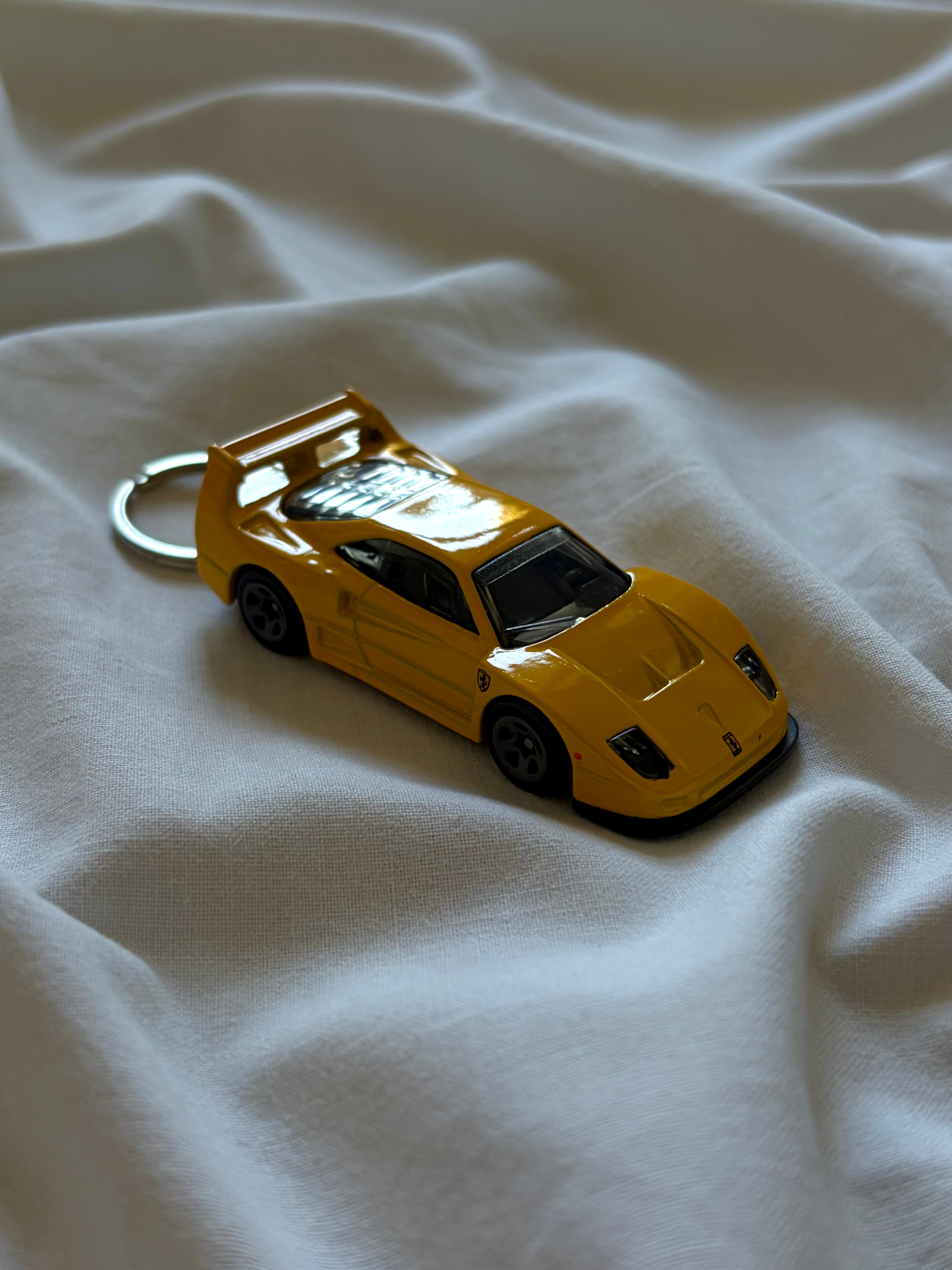 Hot Wheels Ferrari F40 Competizione keychain