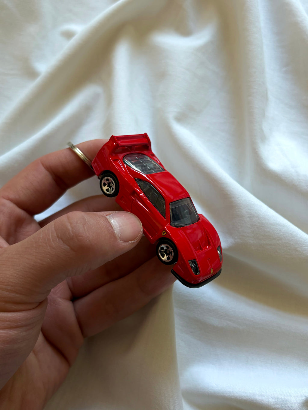 Hot Wheels Ferrari F40 Competizione keychain