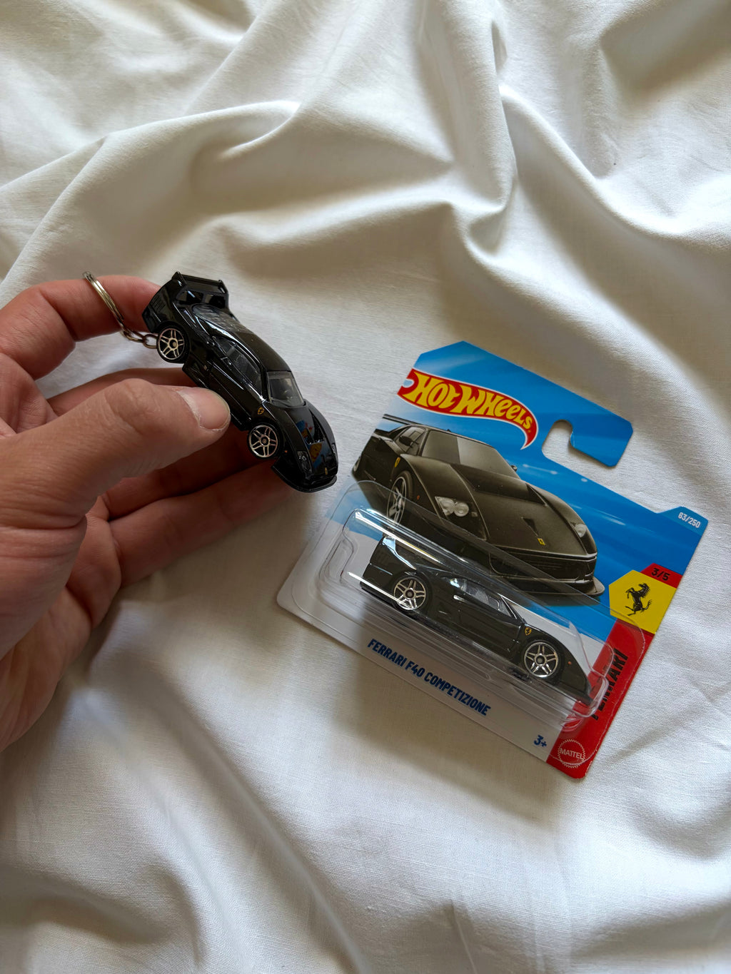 Hot Wheels Ferrari F40 Competizione keychain