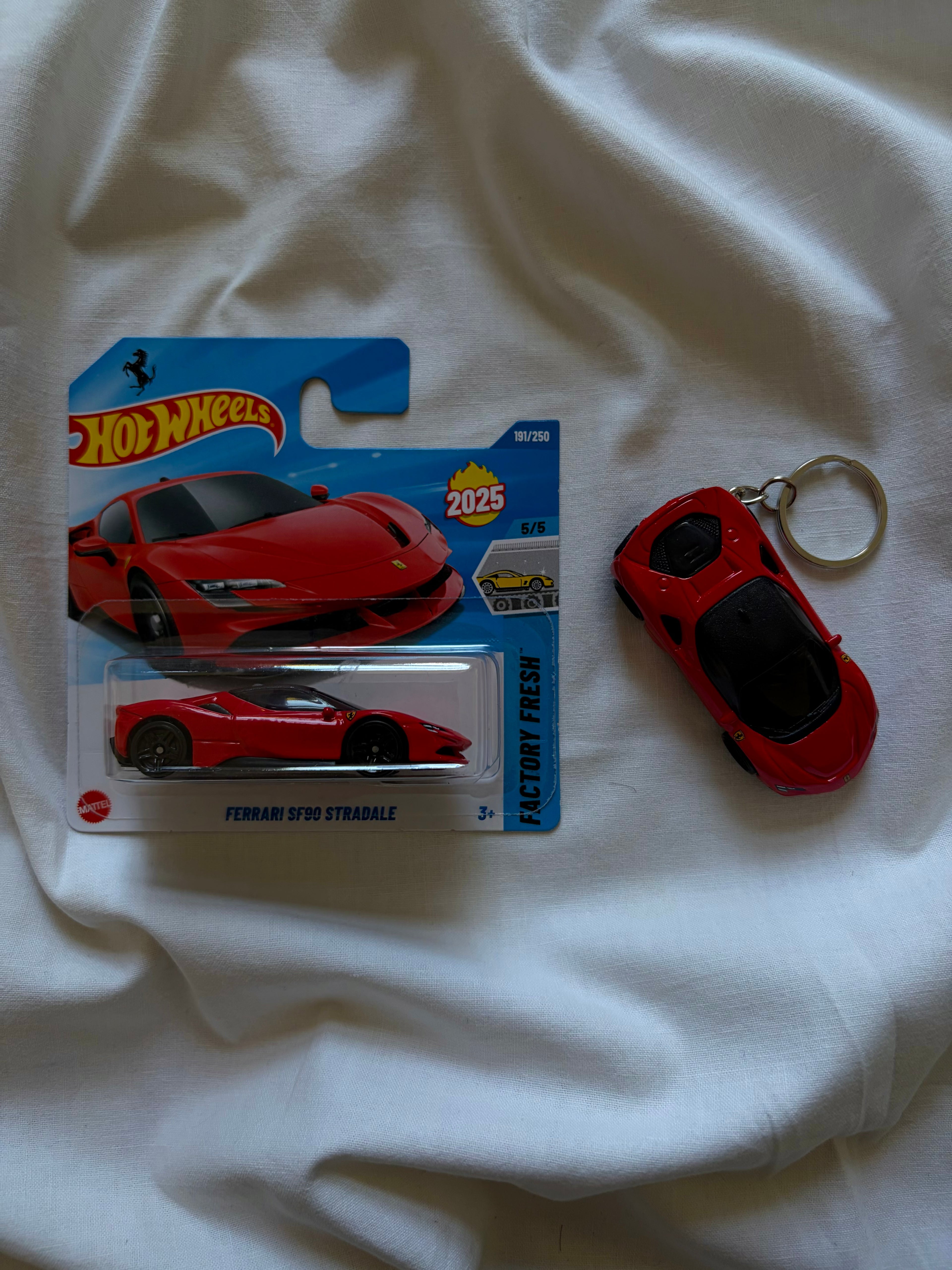Hot Wheels Ferrari SF90 Stradale keychain