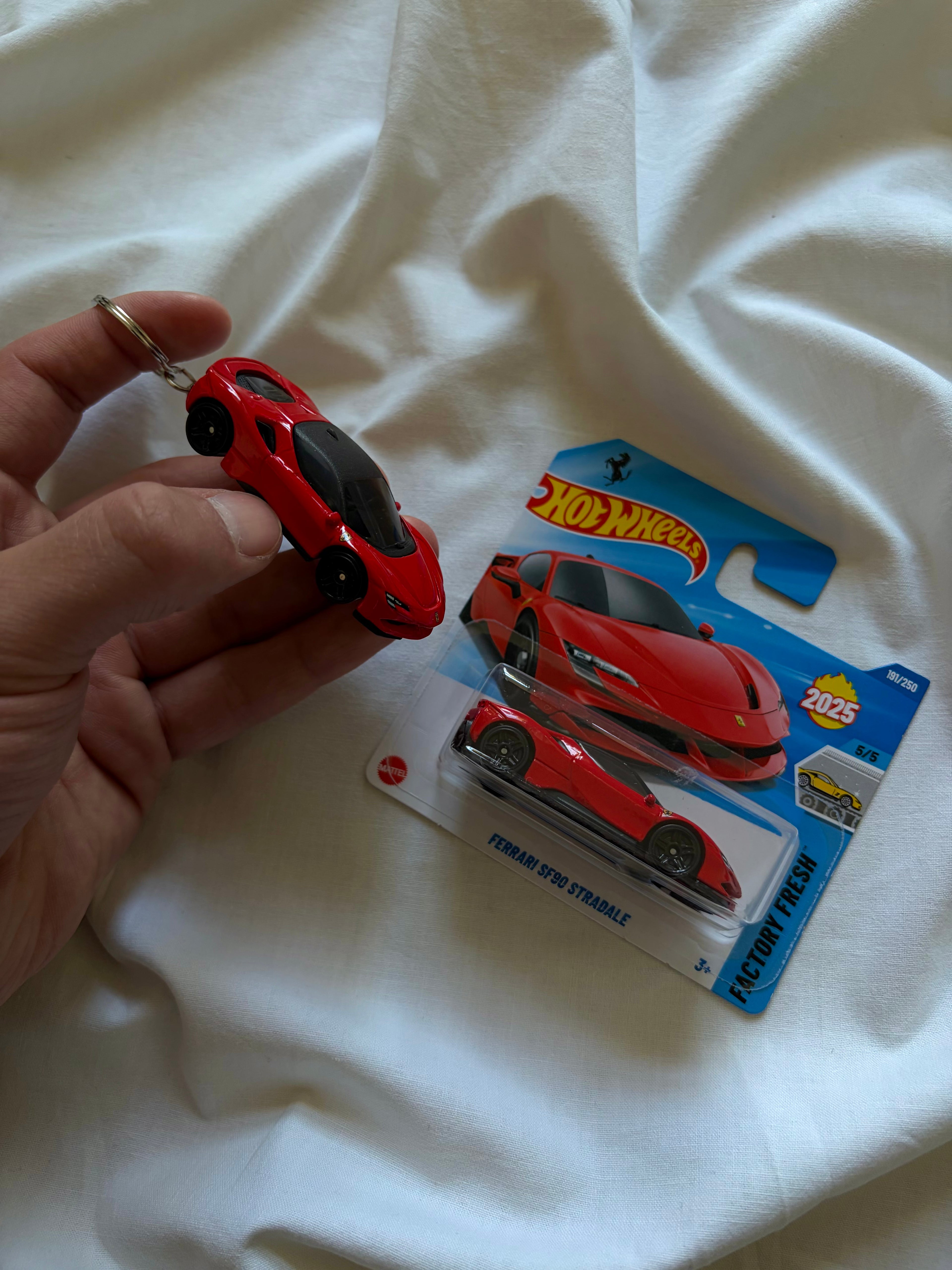 Hot Wheels Ferrari SF90 Stradale keychain