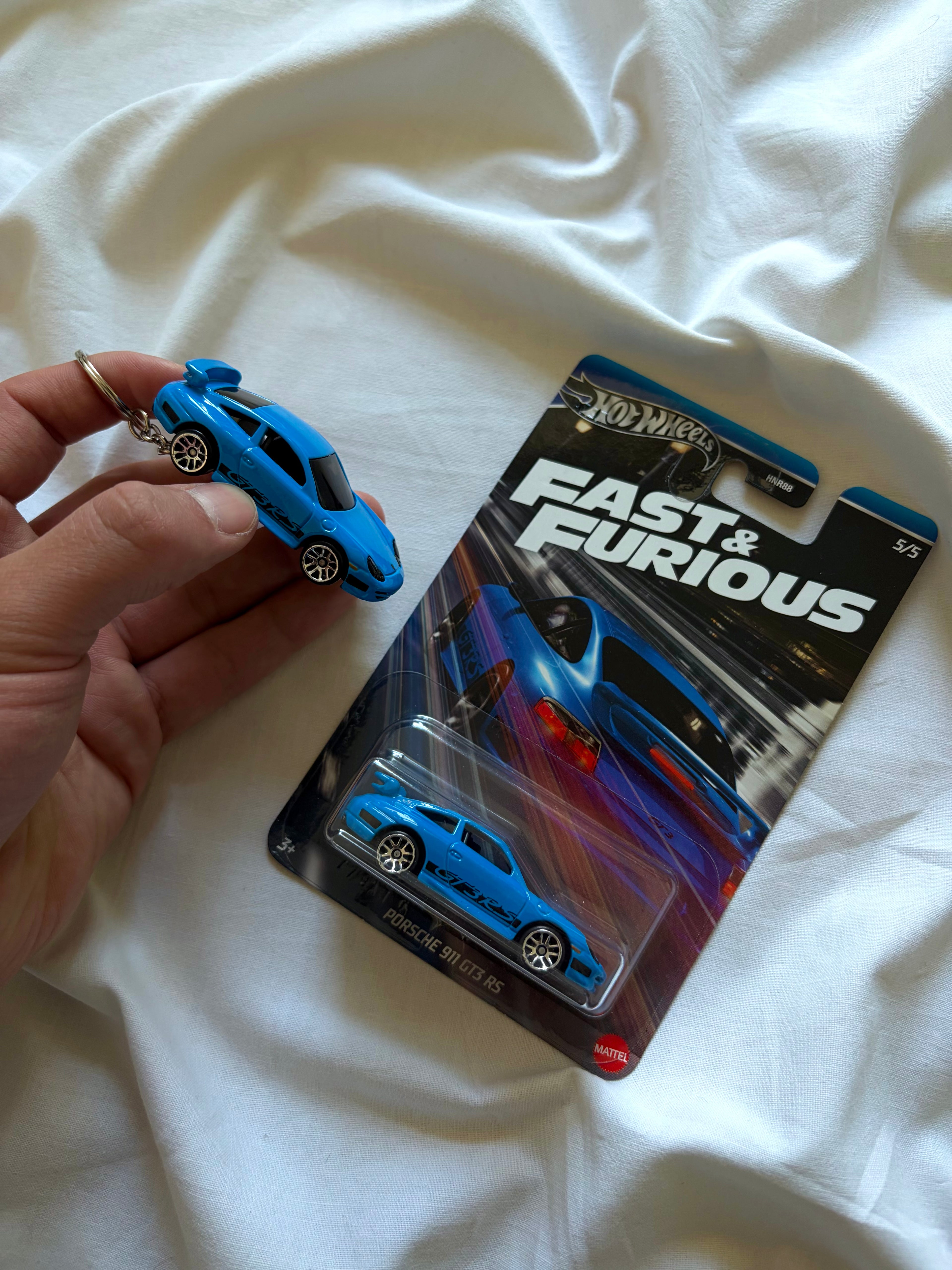 Hot Wheels Porsche 911 GT3 RS keychain