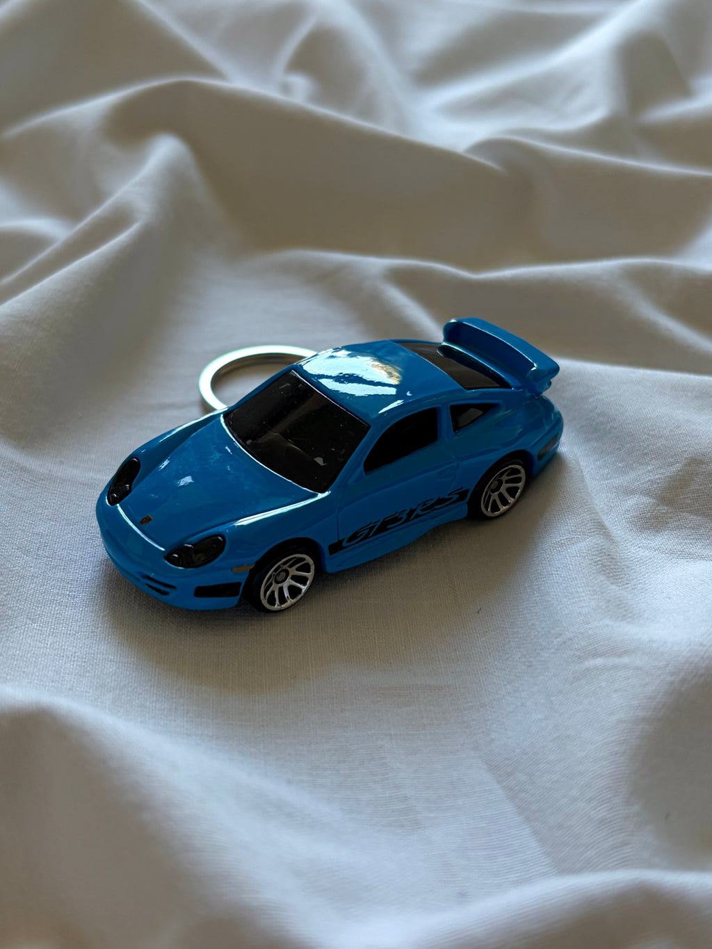 Hot Wheels Porsche 911 GT3 RS keychain