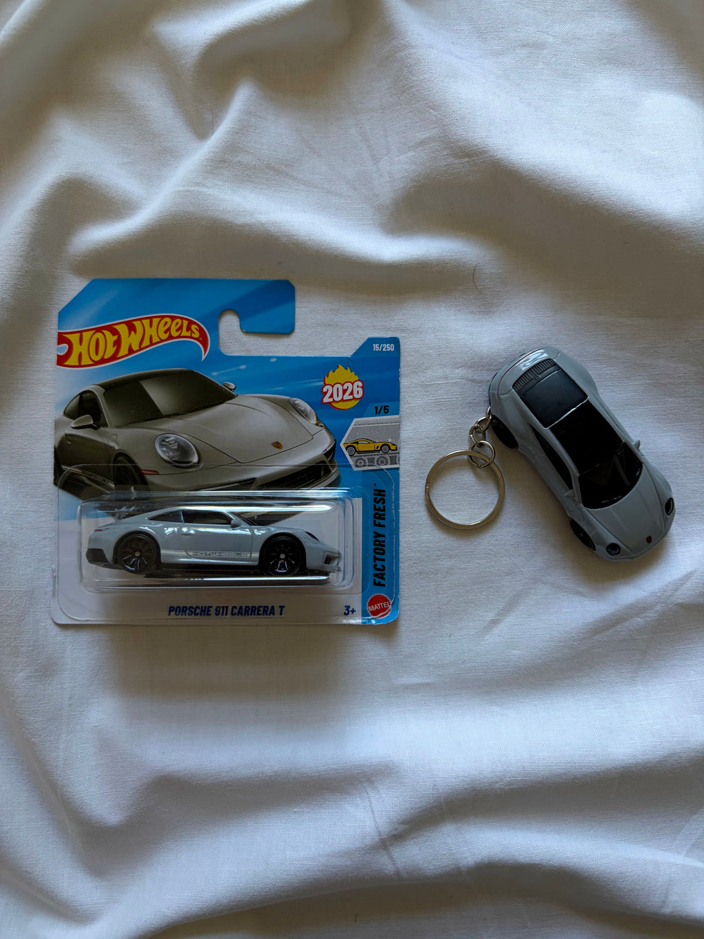 Hot Wheels Porsche 911 GT3 RS keychain