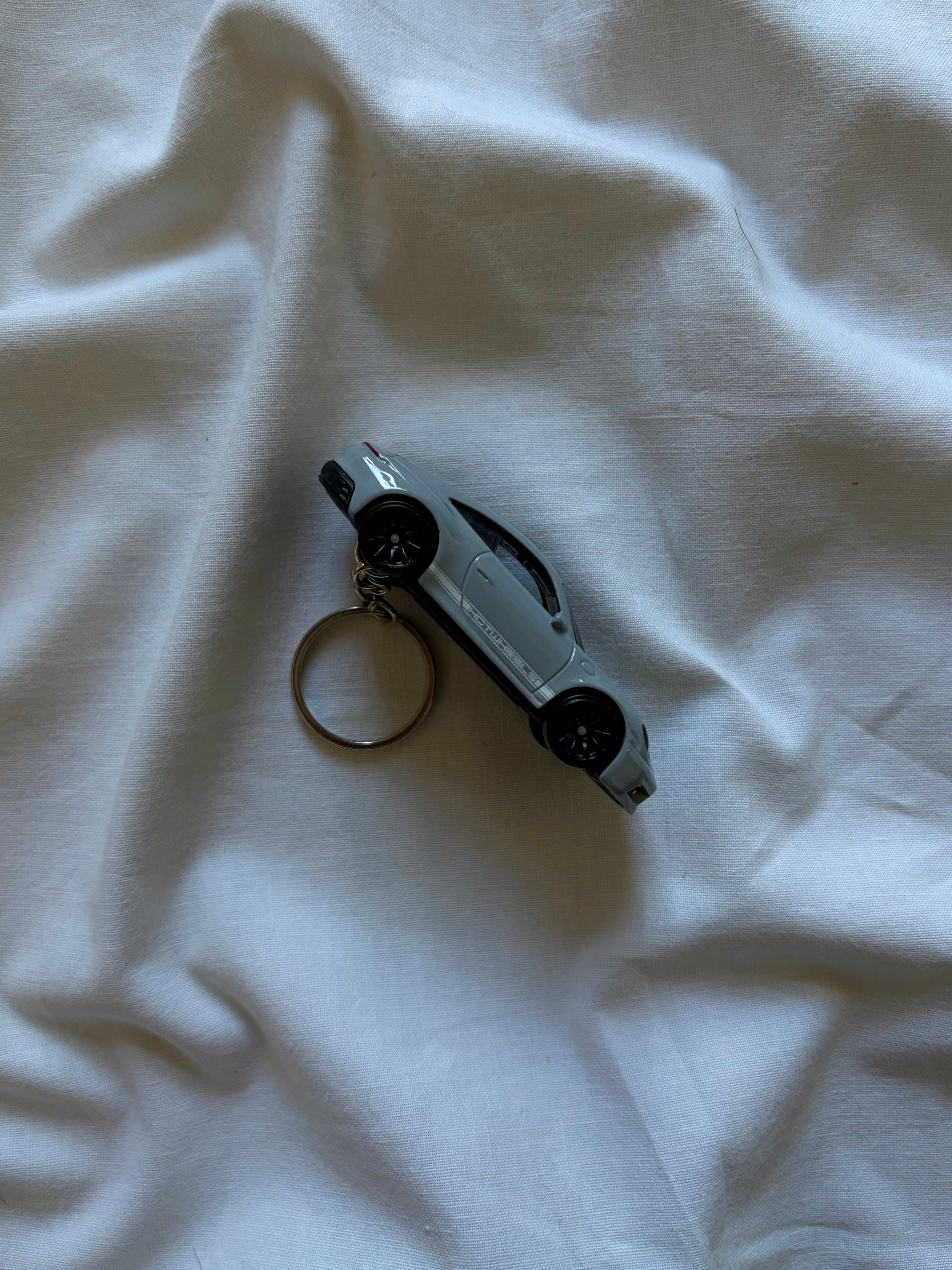 Hot Wheels Porsche 911 GT3 RS keychain