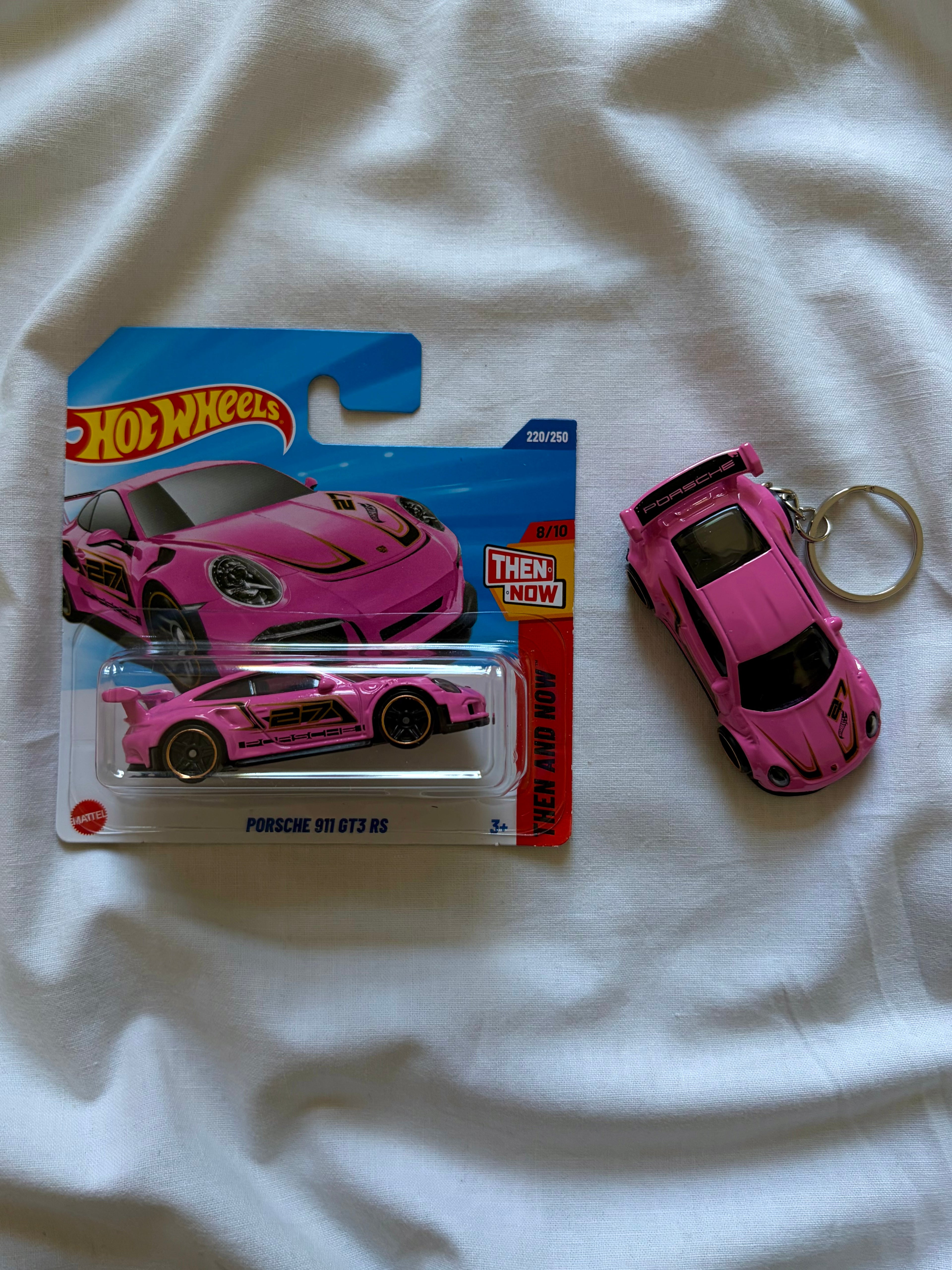 Hot Wheels Porsche 911 RS keychain