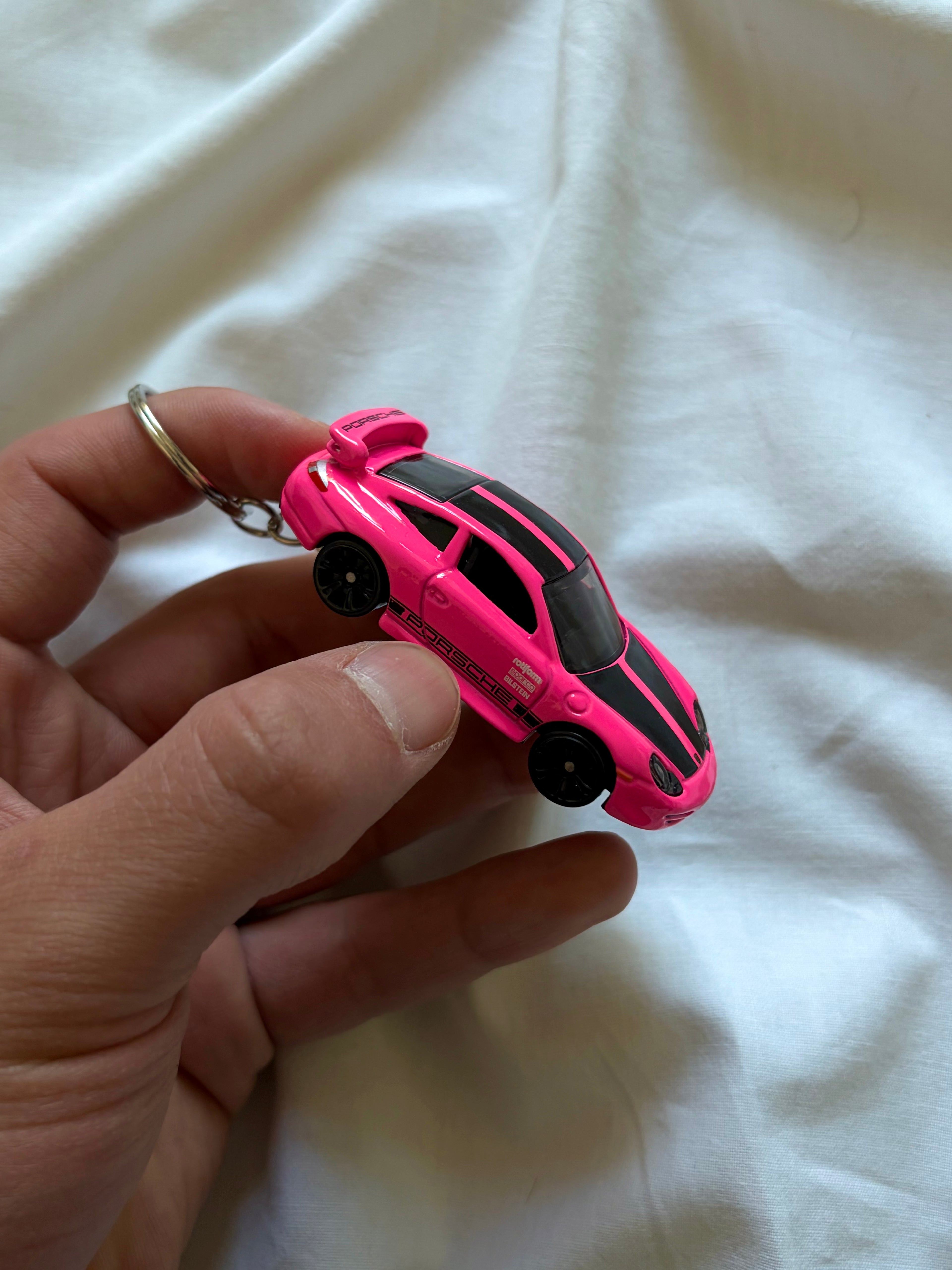 Hot Wheels Porsche 911 GT3 Cup keychain