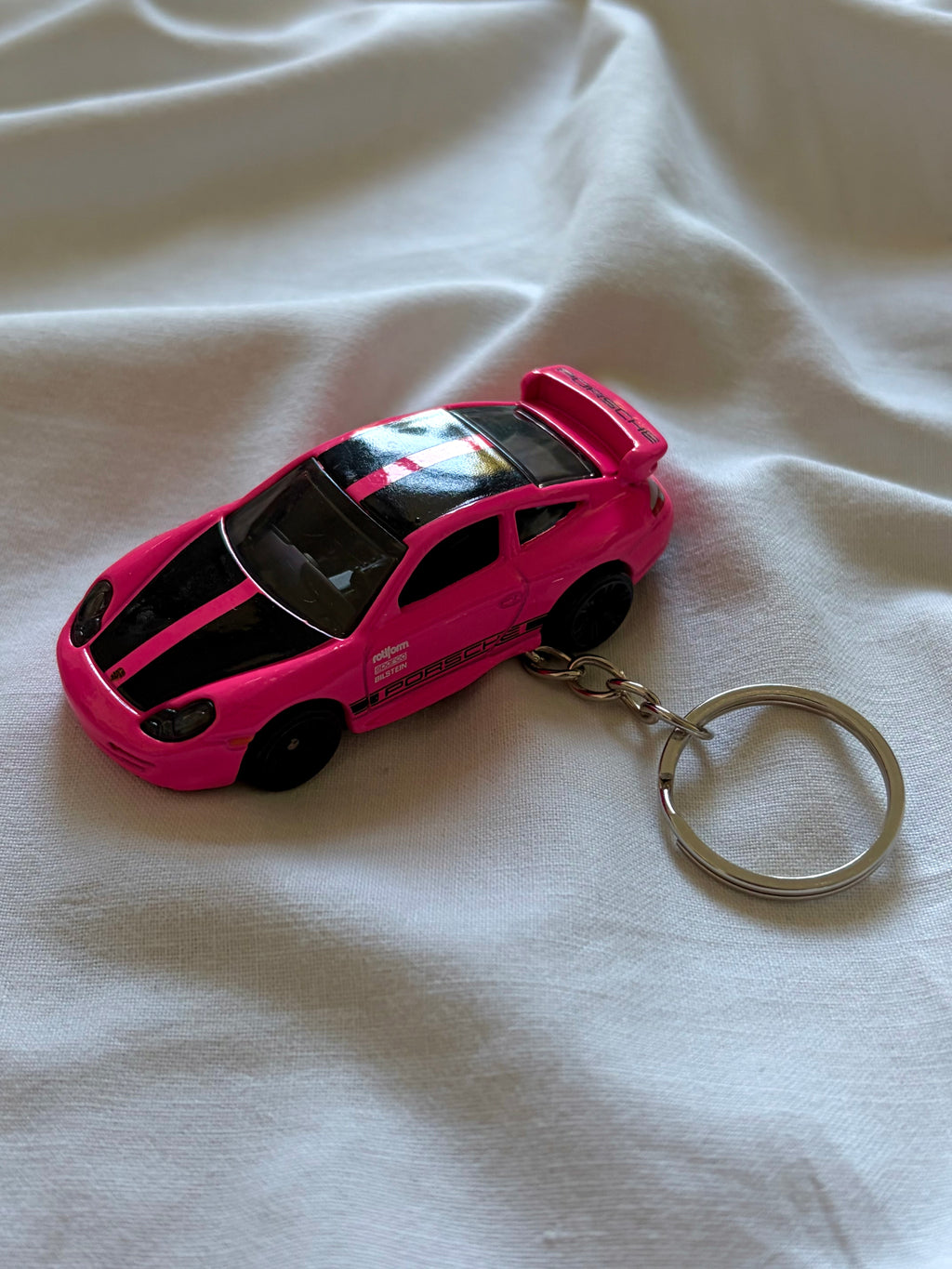 Hot Wheels Porsche 911 GT3 Cup keychain