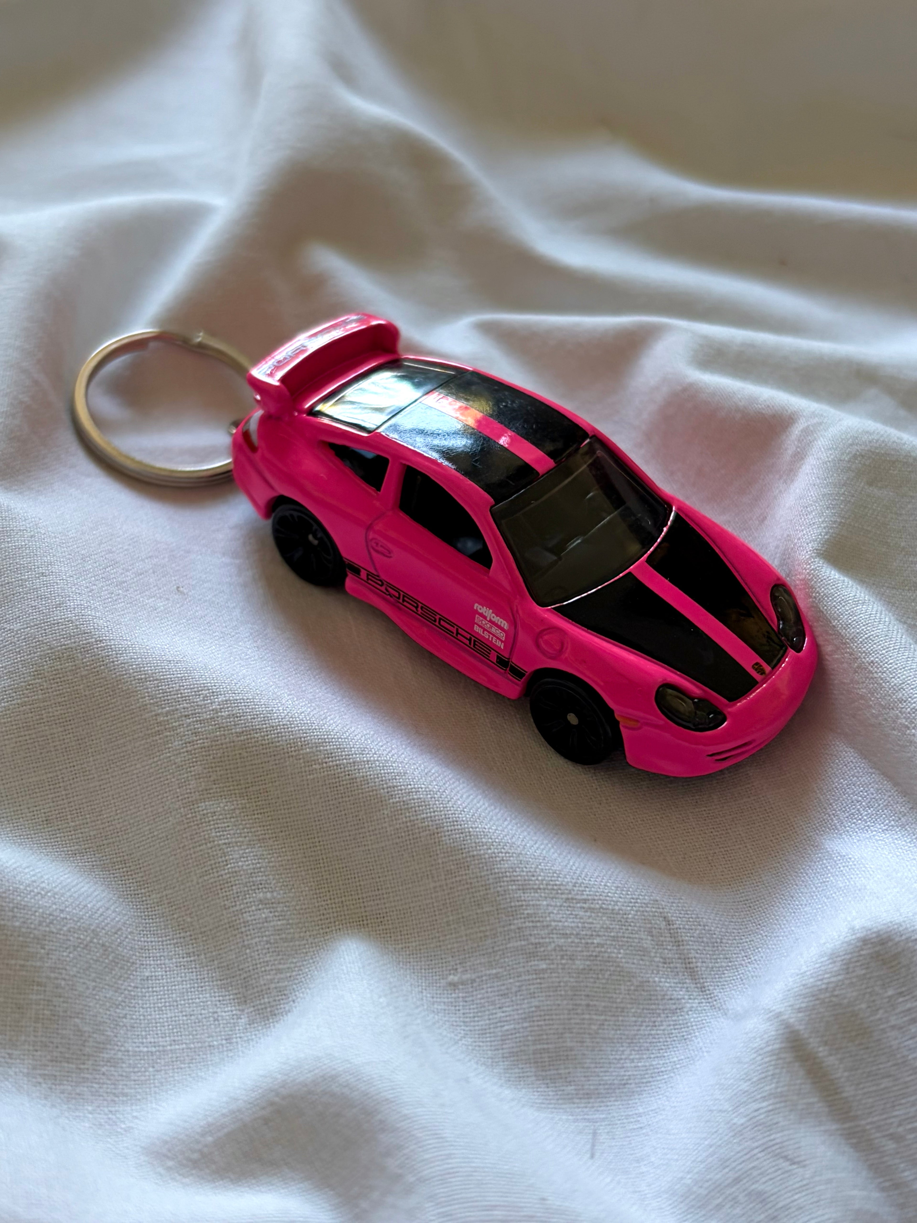 Hot Wheels Porsche 911 GT3 Cup keychain