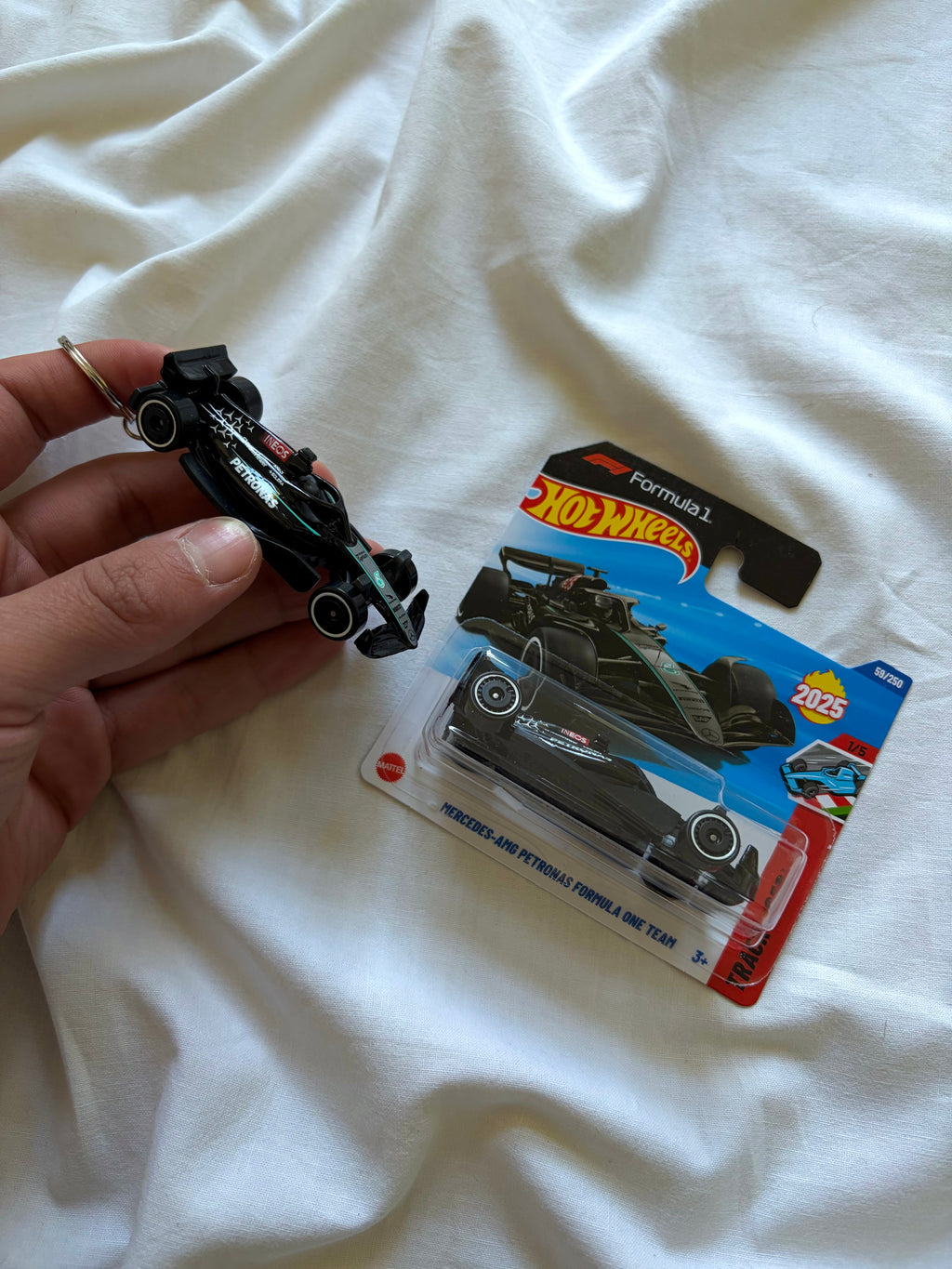 Hot Wheels Formula 1 Mercedes Amg Petronas keychain