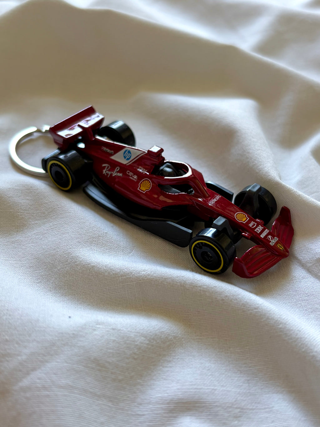 Brelok Hot Wheels Formula 1 Scuderia Ferrari HP