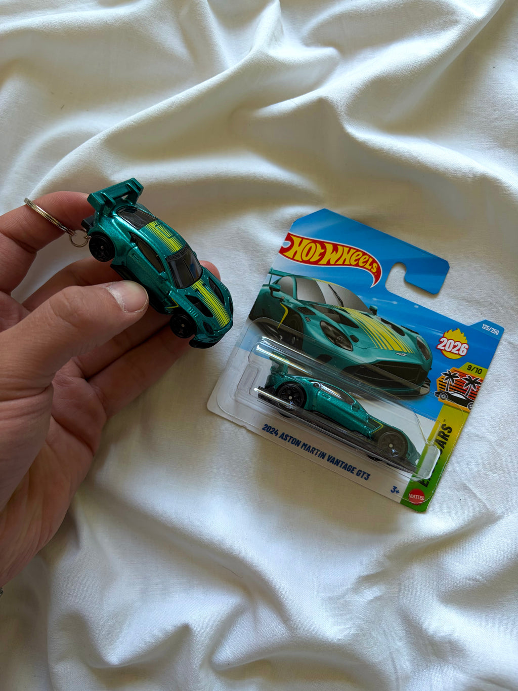 Brelok Hot Wheels Aston Martin Vantage GT3