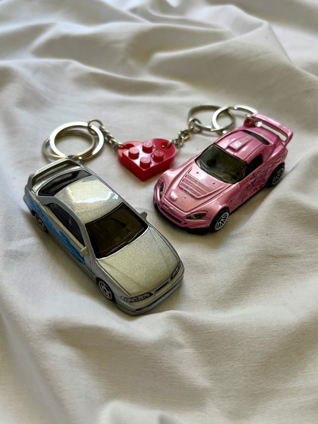 Zestaw Breloków Hot Wheels Nissan Skyline GT-R Brian O’Conner oraz Honda S2000 - Suki