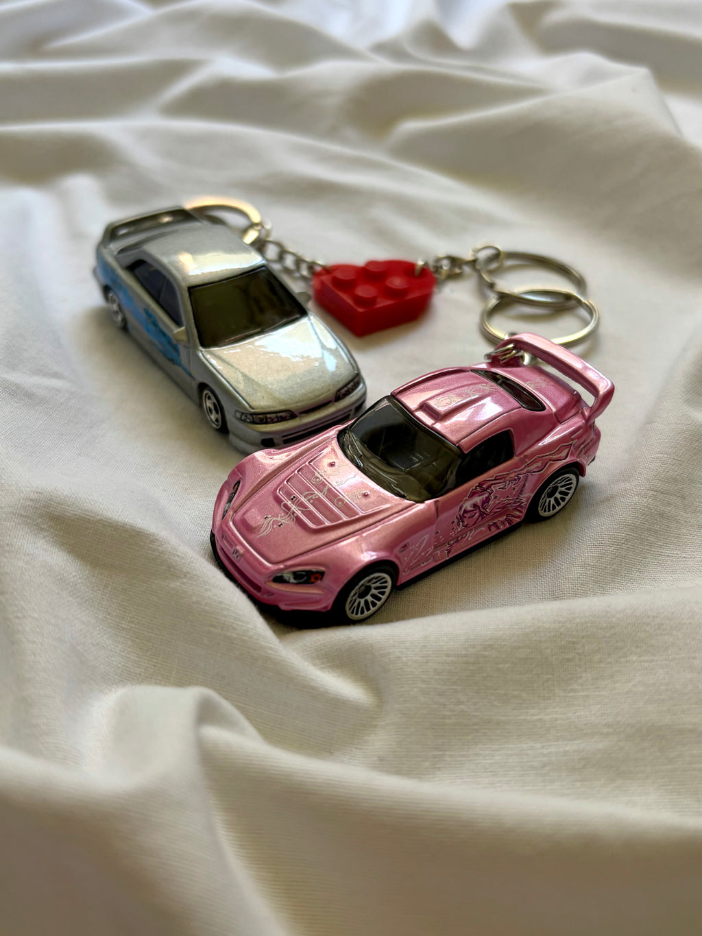 Zestaw Breloków Hot Wheels Nissan Skyline GT-R Brian O’Conner oraz Honda S2000 - Suki