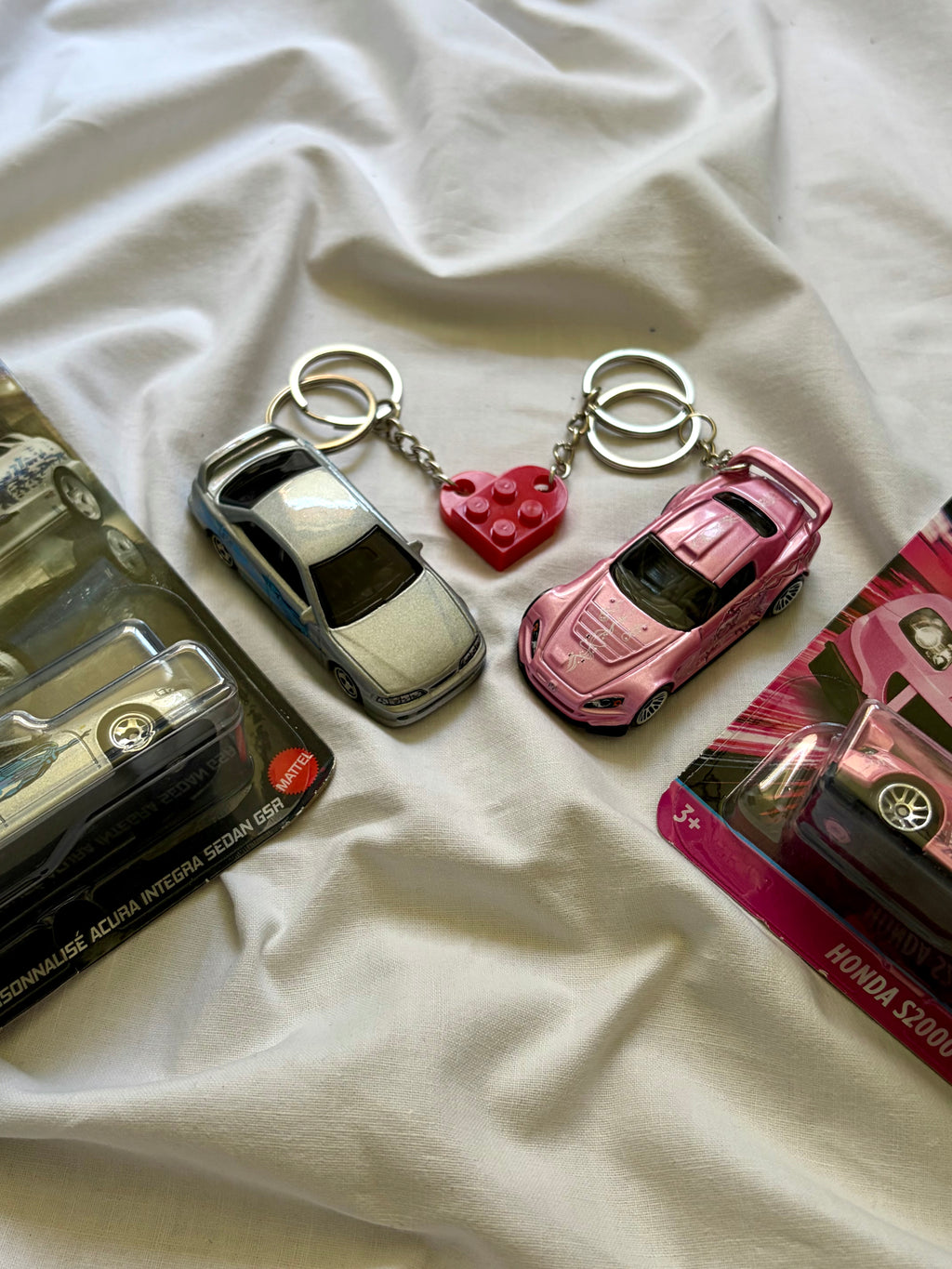 Zestaw Breloków Hot Wheels Nissan Skyline GT-R Brian O’Conner oraz Honda S2000 - Suki