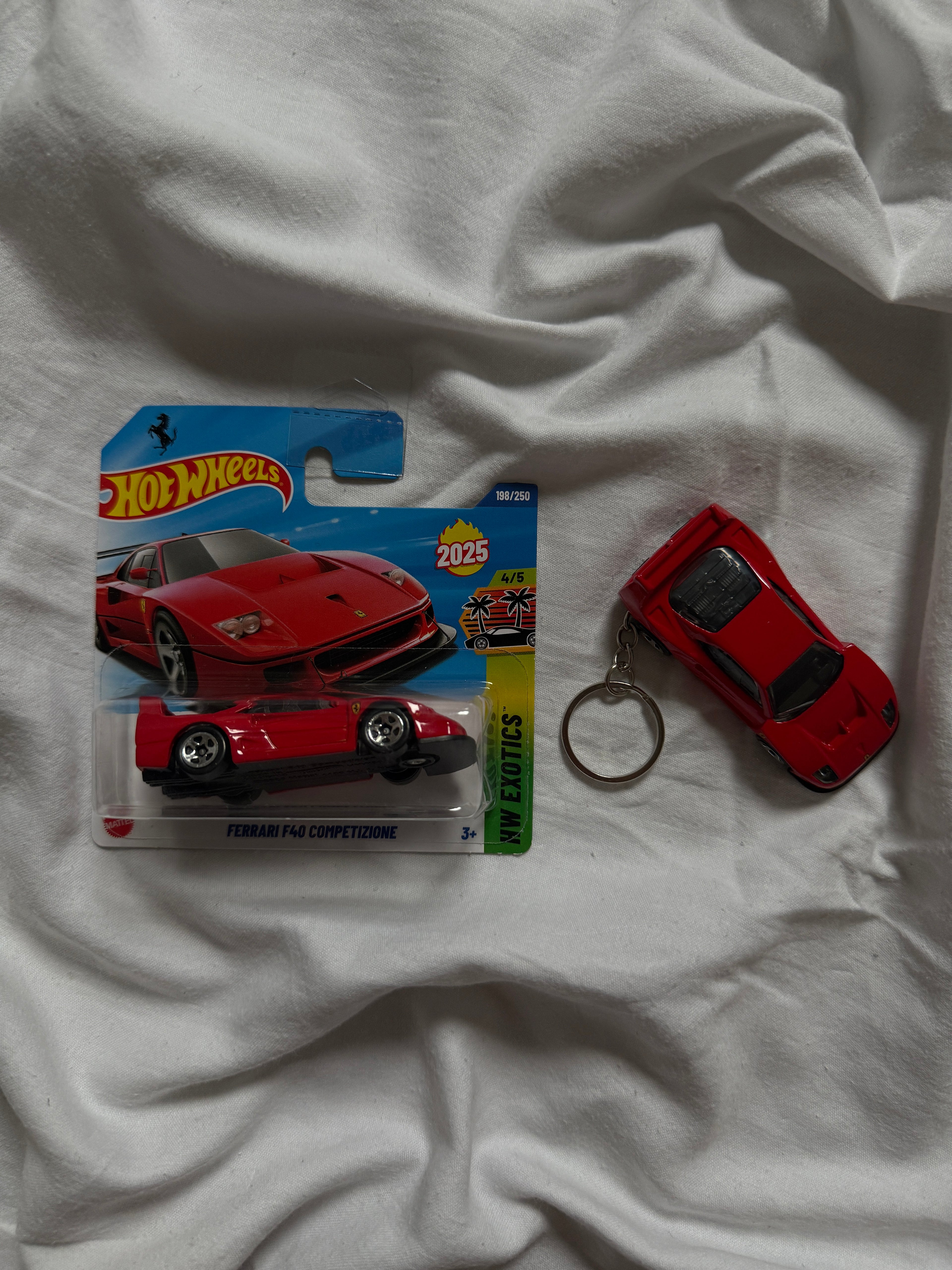 Brelok Hot Wheels Ferrari F40 Competizione
