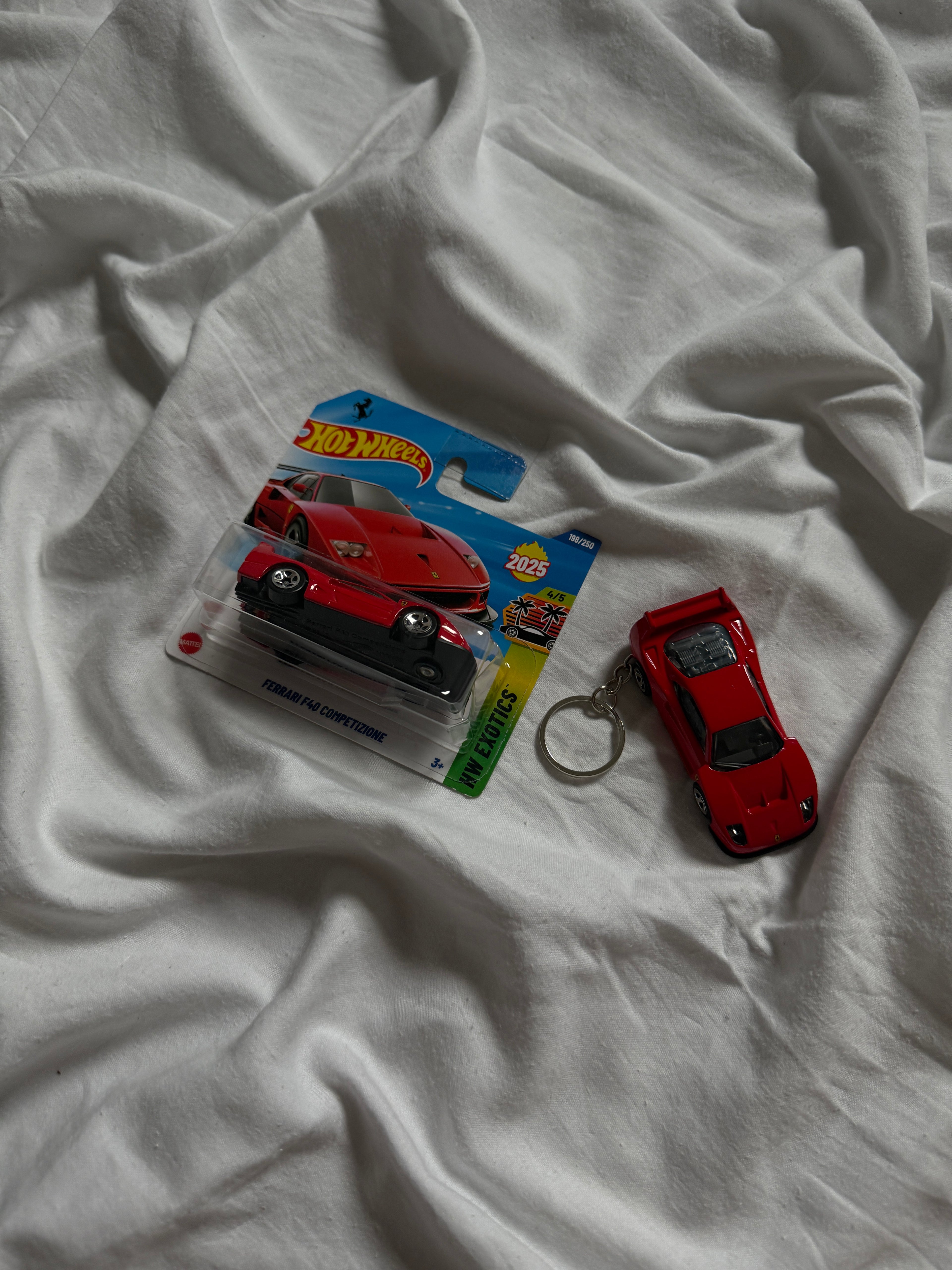 Brelok Hot Wheels Ferrari F40 Competizione