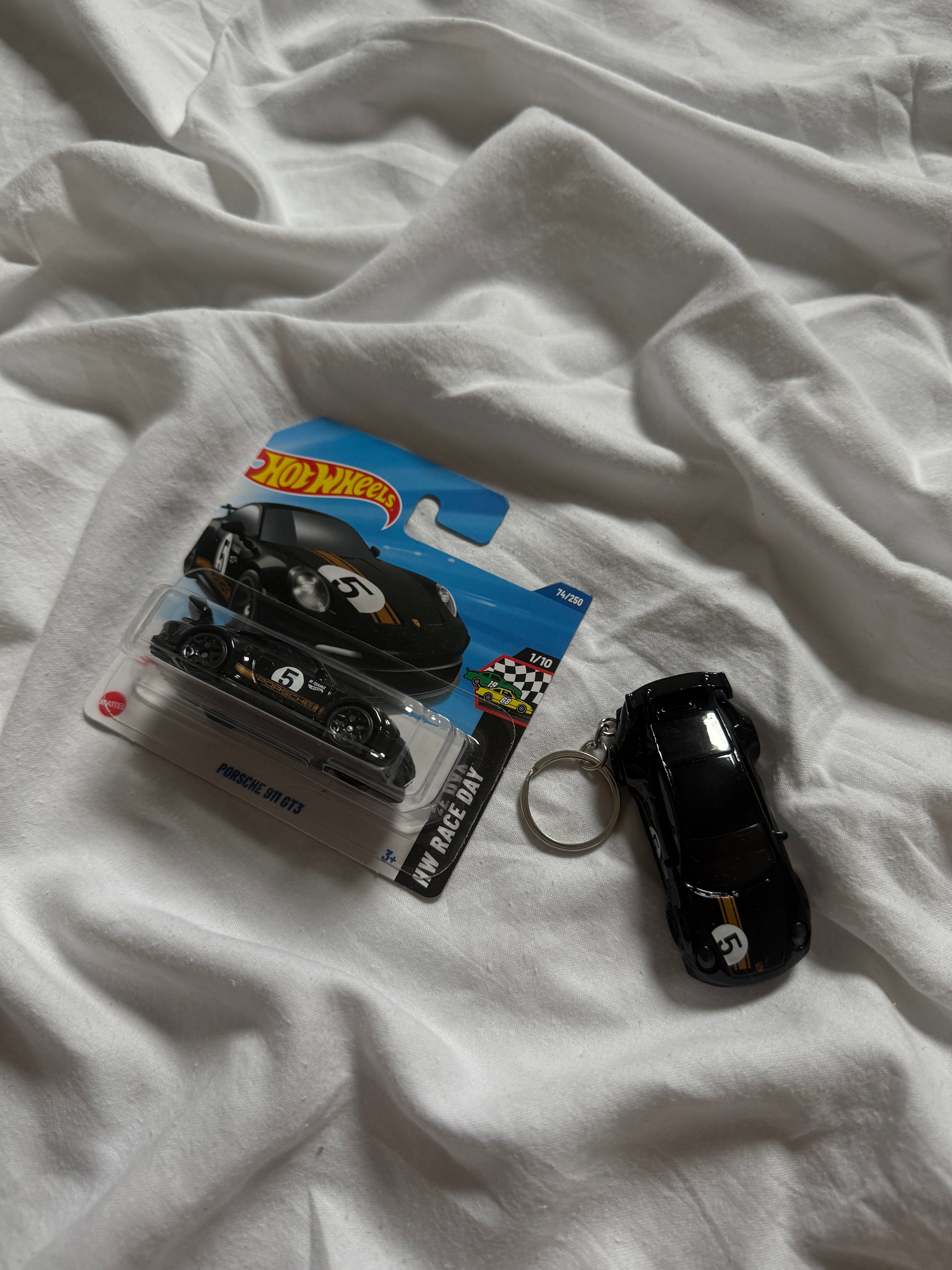 Brelok Hot Wheels Porsche 911 GT3