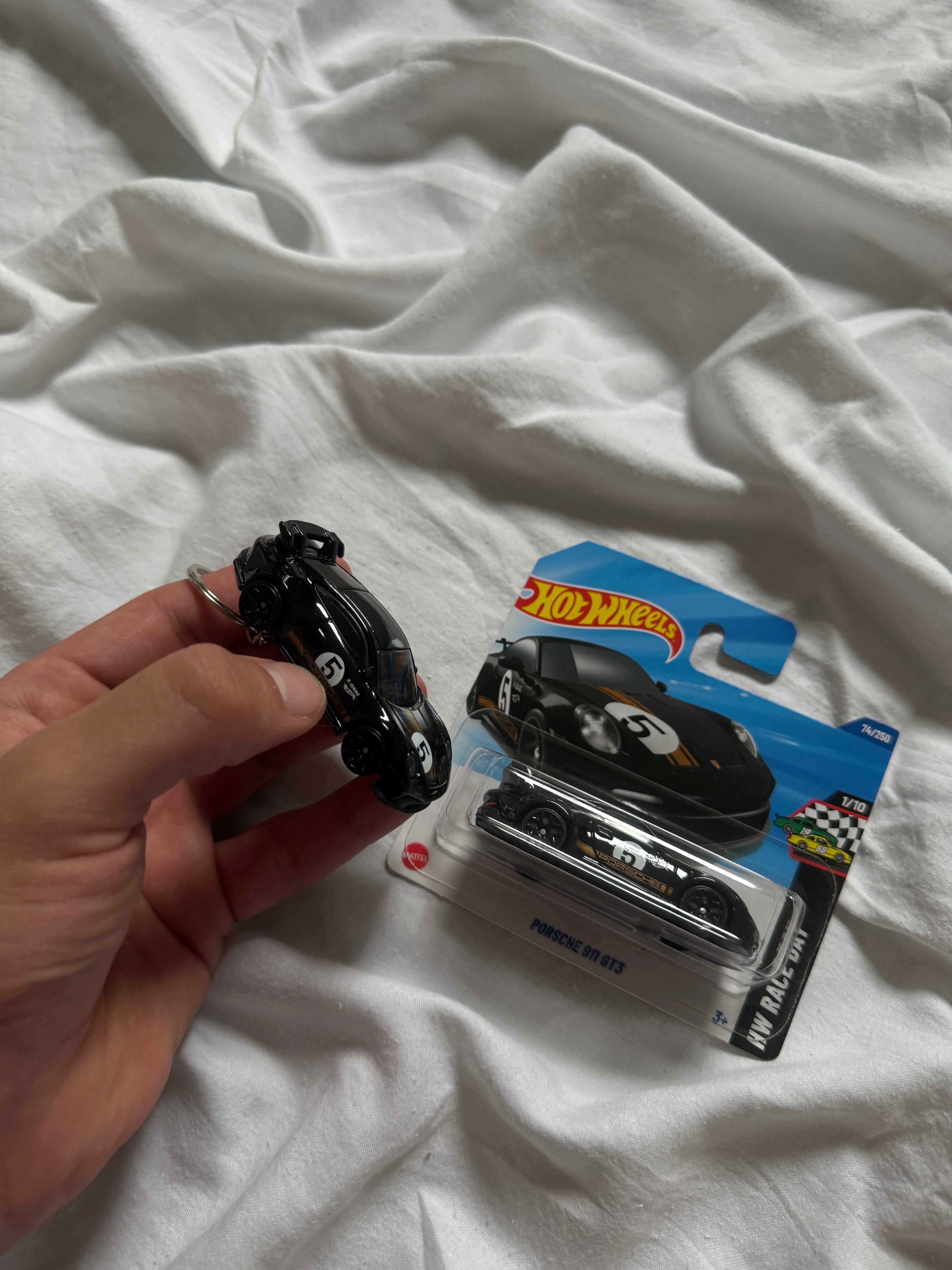 Brelok Hot Wheels Porsche 911 GT3