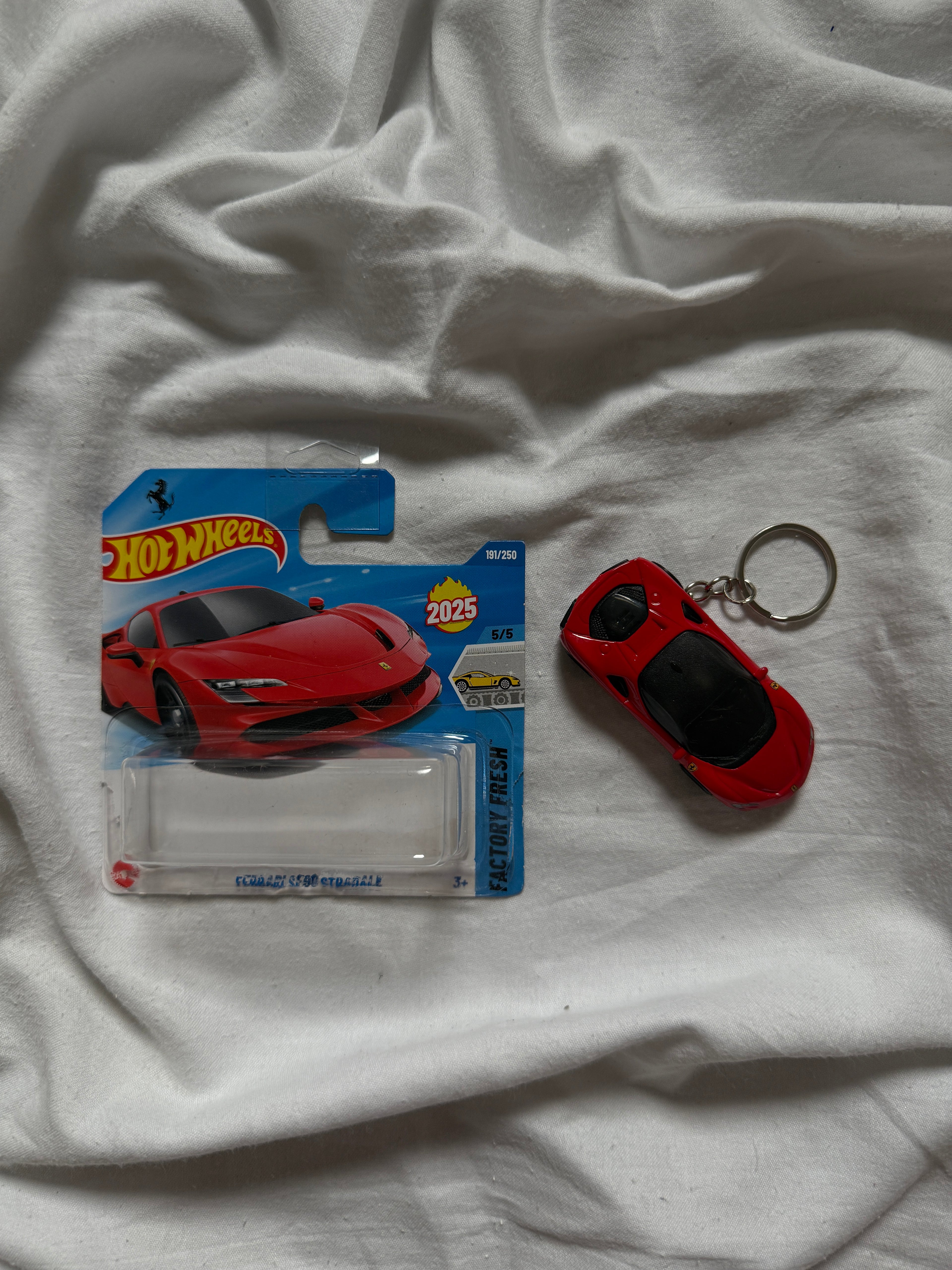 Brelok Hot Wheels Ferrari SF90 Stradale