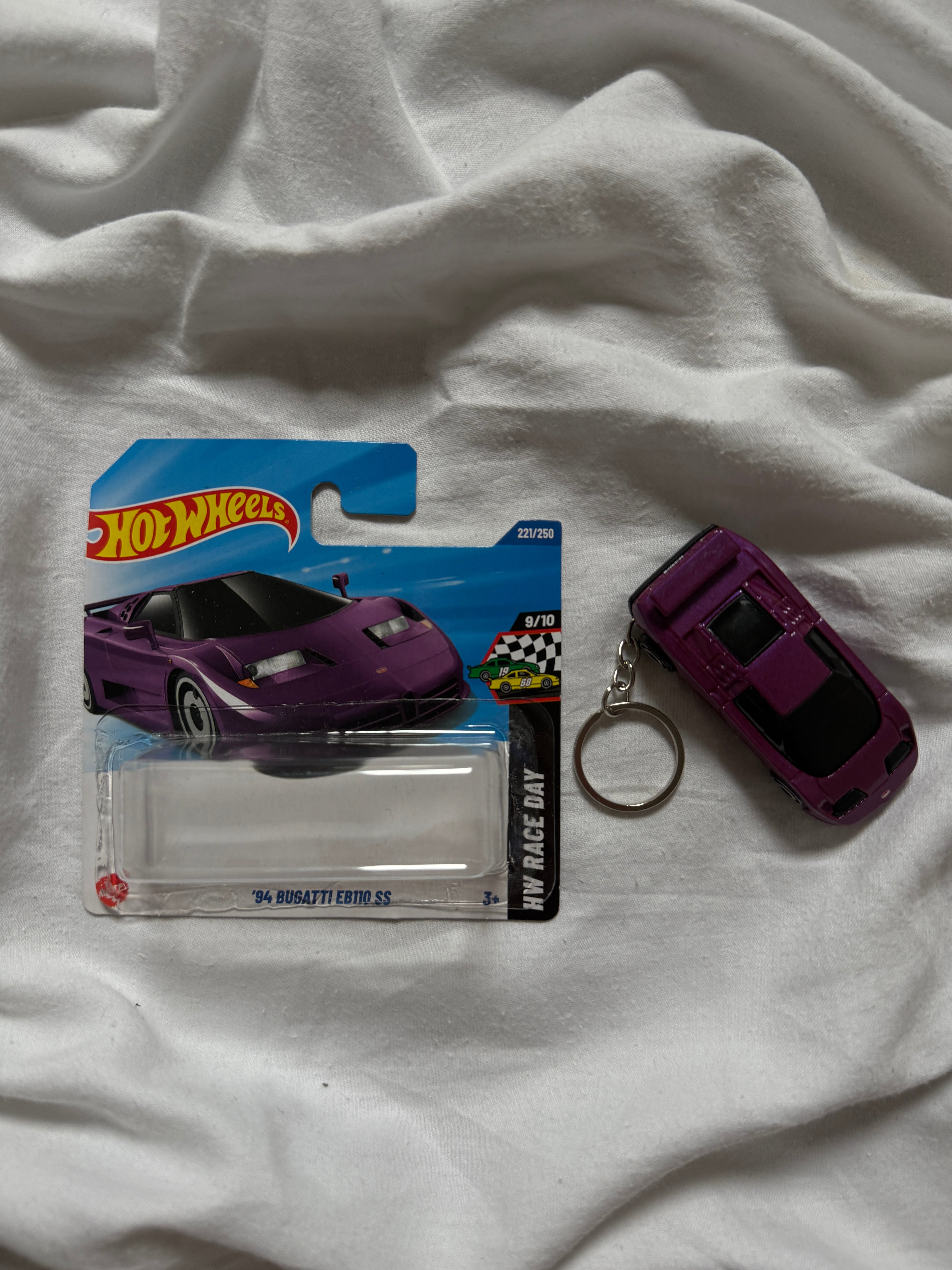 Brelok Hot Wheels Bugatti EB110 SS