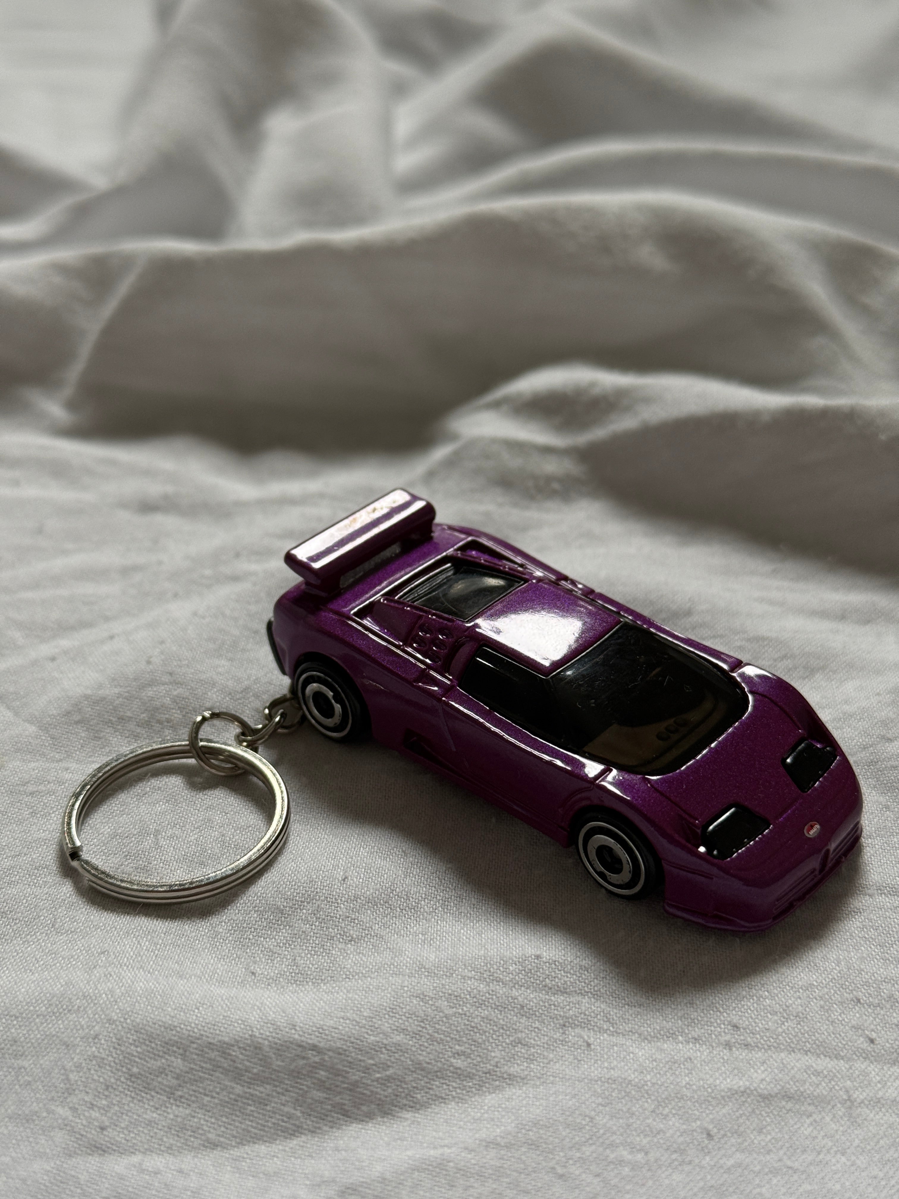Brelok Hot Wheels Bugatti EB110 SS