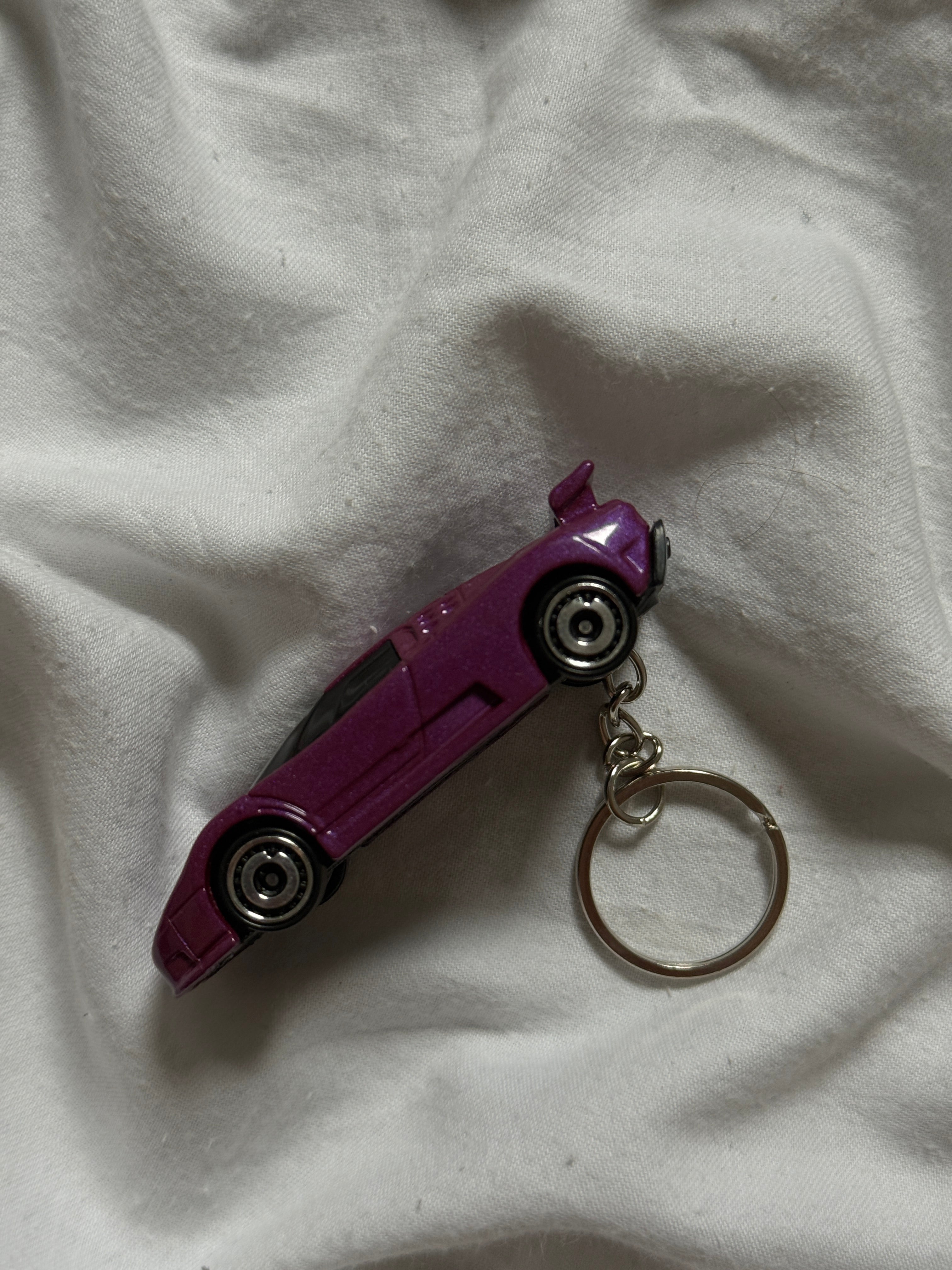 Brelok Hot Wheels Bugatti EB110 SS