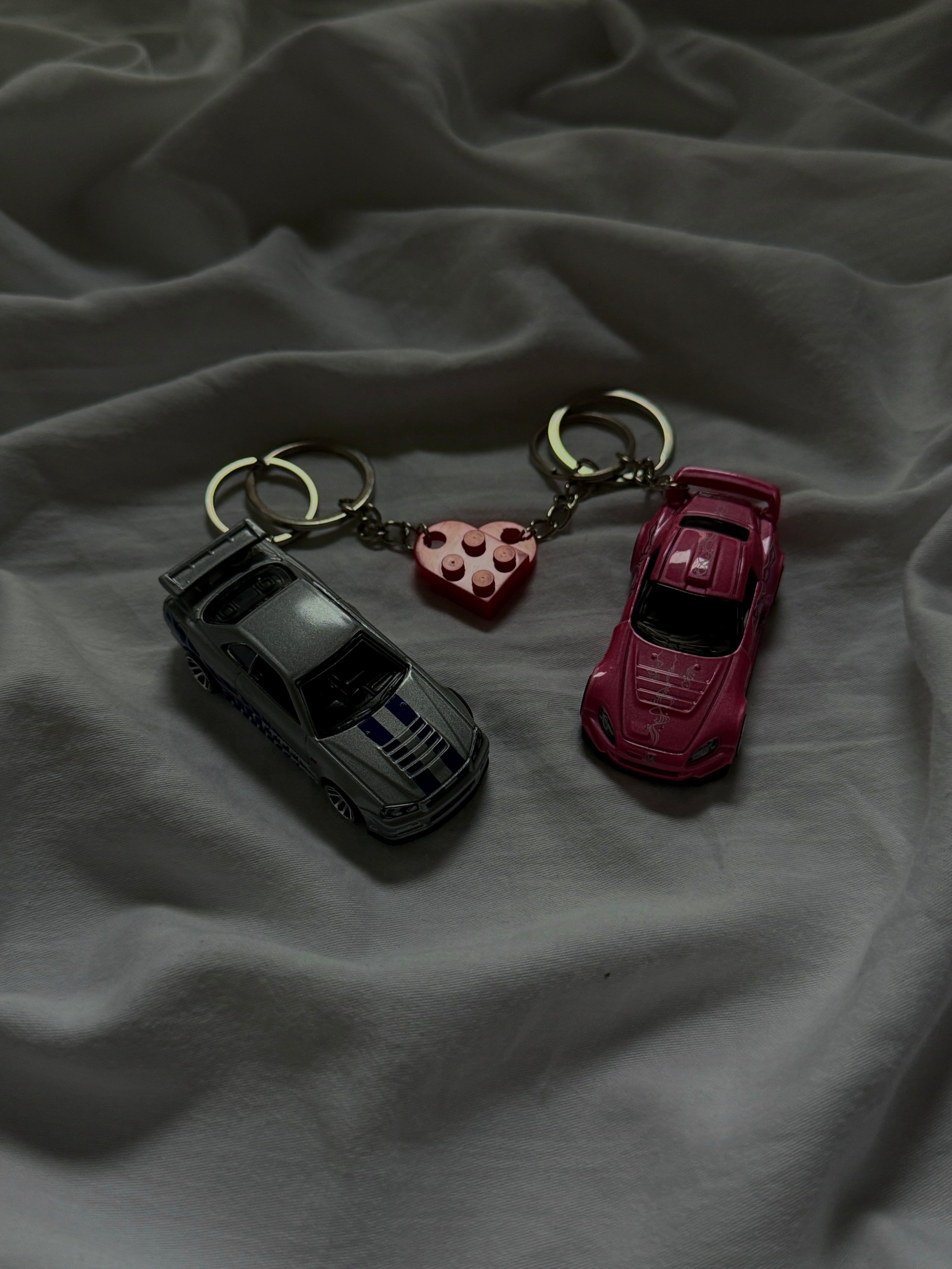 Zestaw Breloków Hot Wheels Nissan Skyline GT-R Brian O’Conner oraz Honda S2000 - Suki
