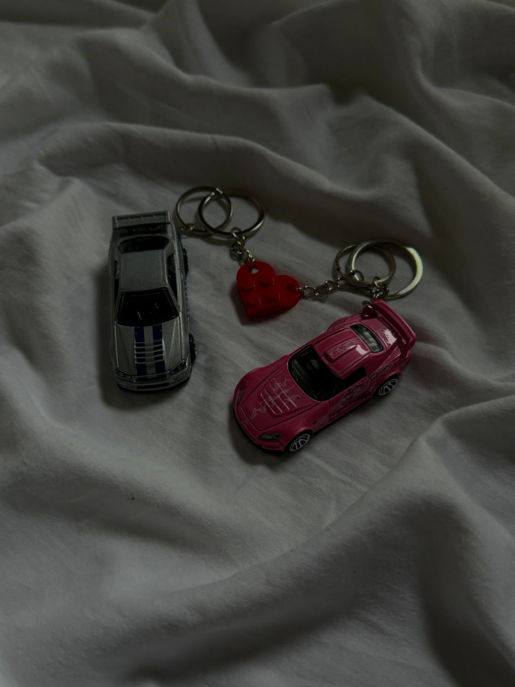 Zestaw Breloków Hot Wheels Nissan Skyline GT-R Brian O’Conner oraz Honda S2000 - Suki