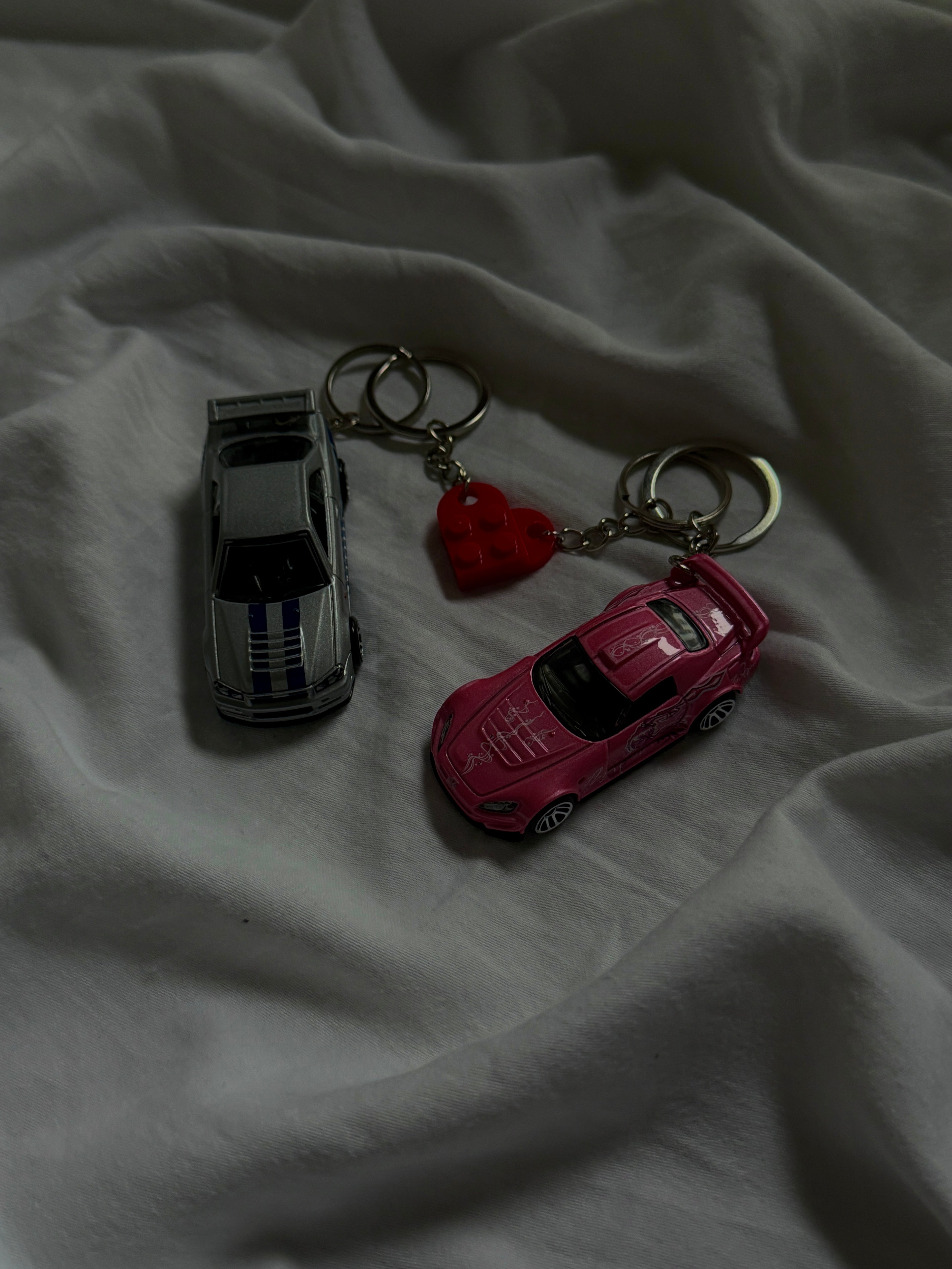 Zestaw Breloków Hot Wheels Nissan Skyline GT-R Brian O’Conner oraz Honda S2000 - Suki