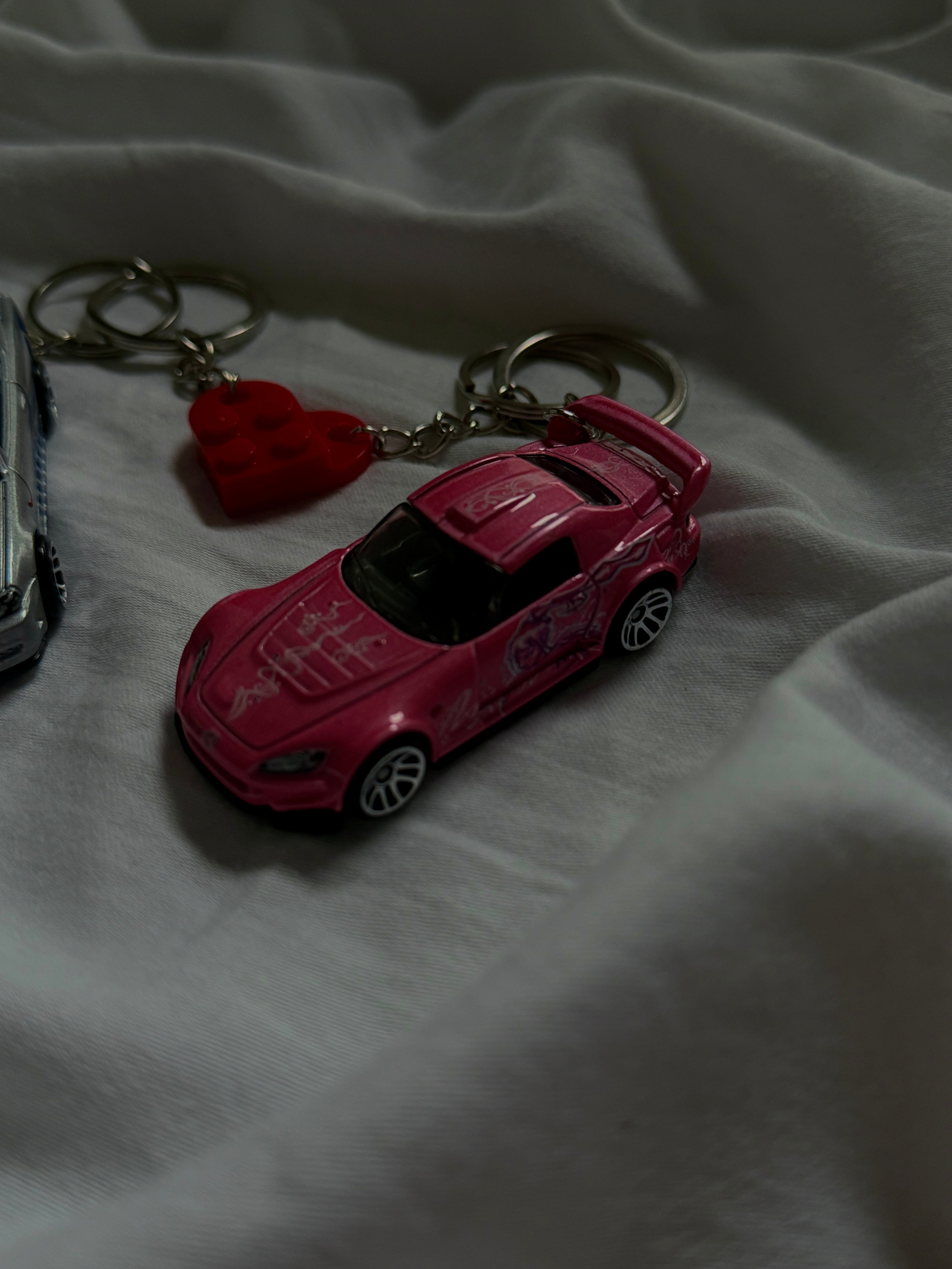 Zestaw Breloków Hot Wheels Nissan Skyline GT-R Brian O’Conner oraz Honda S2000 - Suki